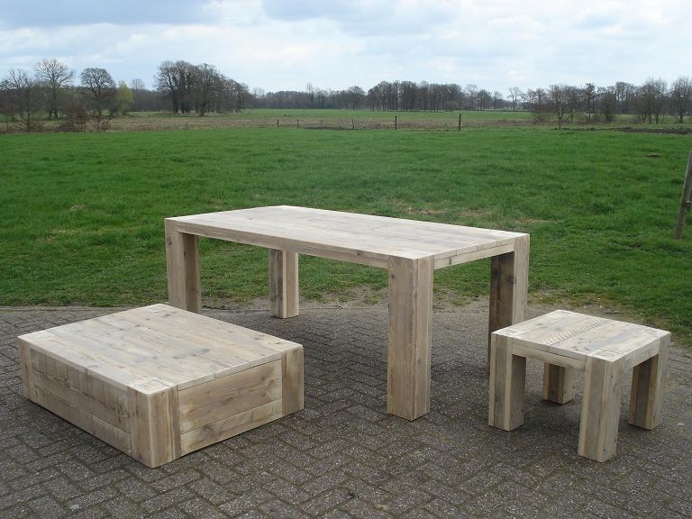 diverse tafels van steigerhout