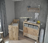 babykamer van steigerhout