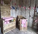 babykamer van steigerhout