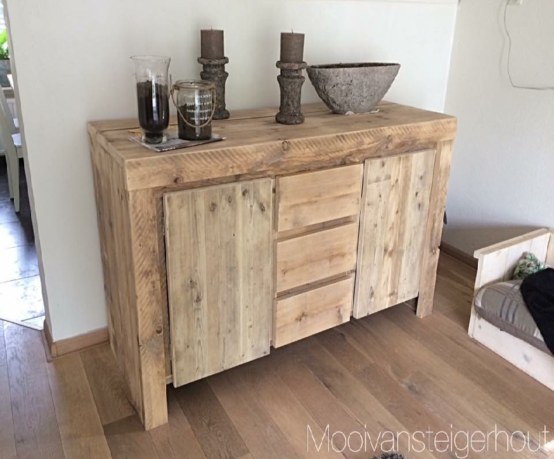 Dressoir 13