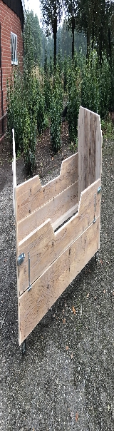 Bed van steigerhout
