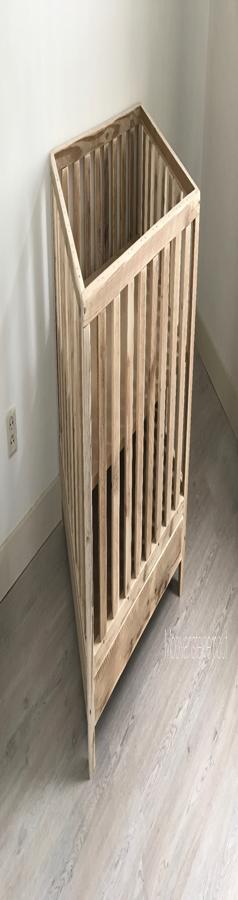 Baby box van steigerhout.
