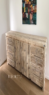 Dressoir van steigerhout.