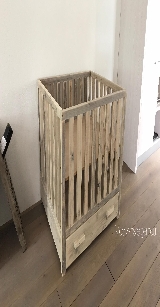 baby box van steigerhout.