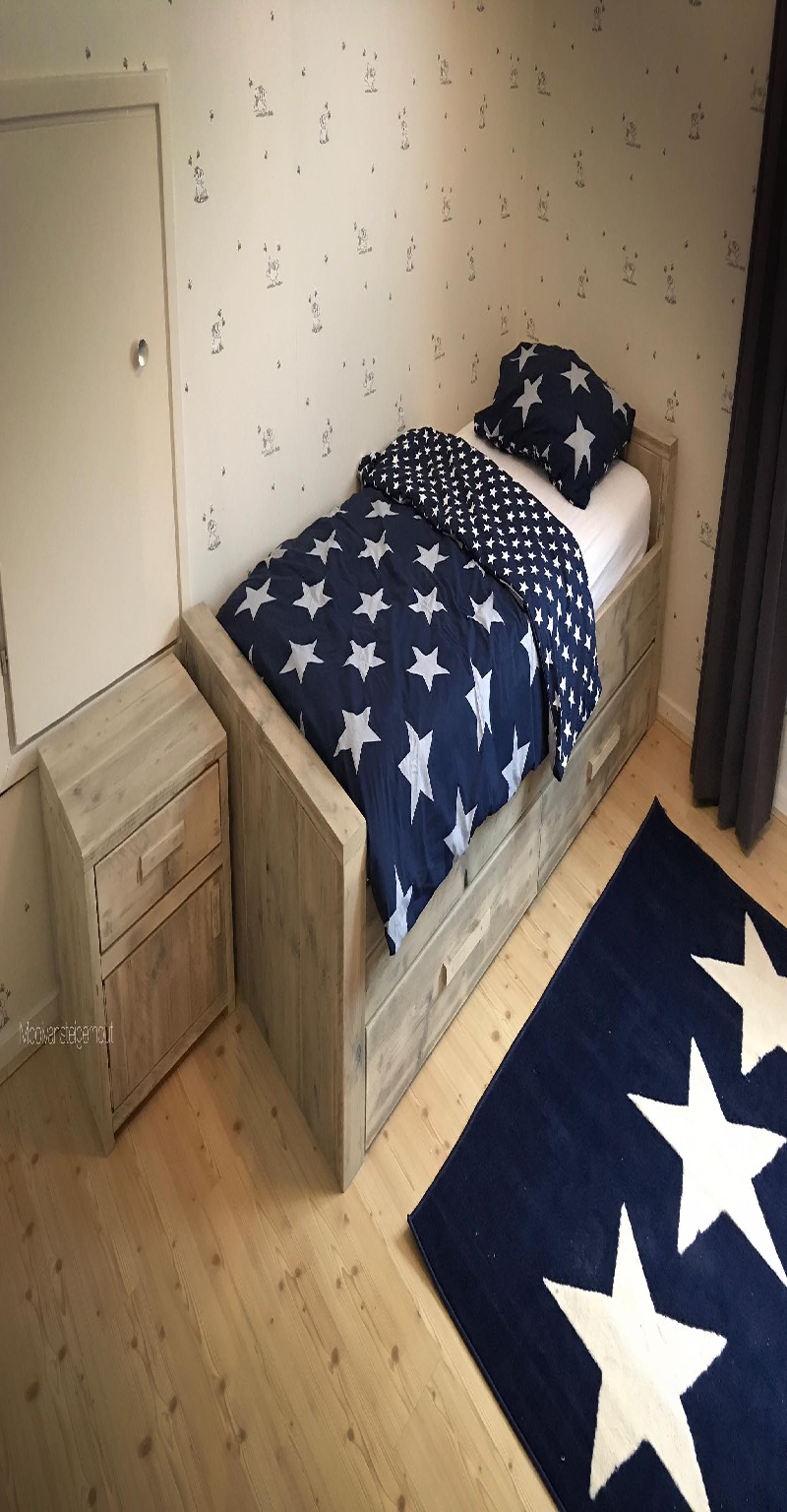 1 persoons bed van steigerhout.