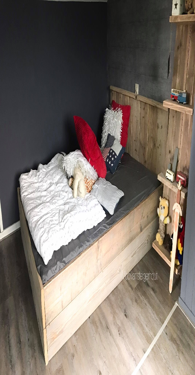 2 persoons bed van steigerhout.